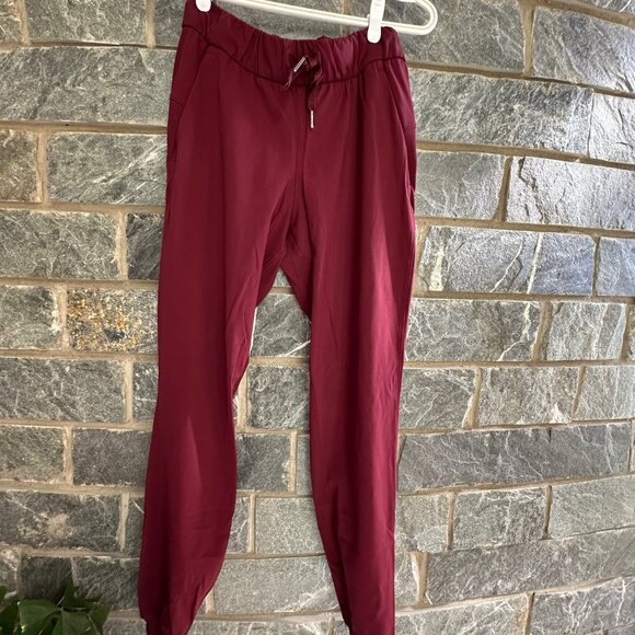 Lululemon On the Fly Jogger - Picture 2 of 5